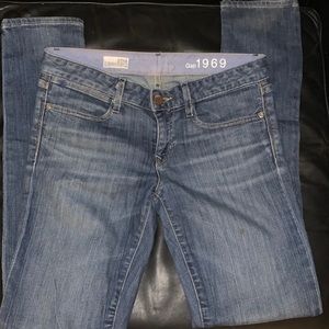 Gap skinny jeans size 27/4